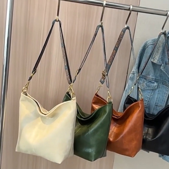 Elegant Beige Shoulder Bag with Patterned Strap - Picture 2 of 13